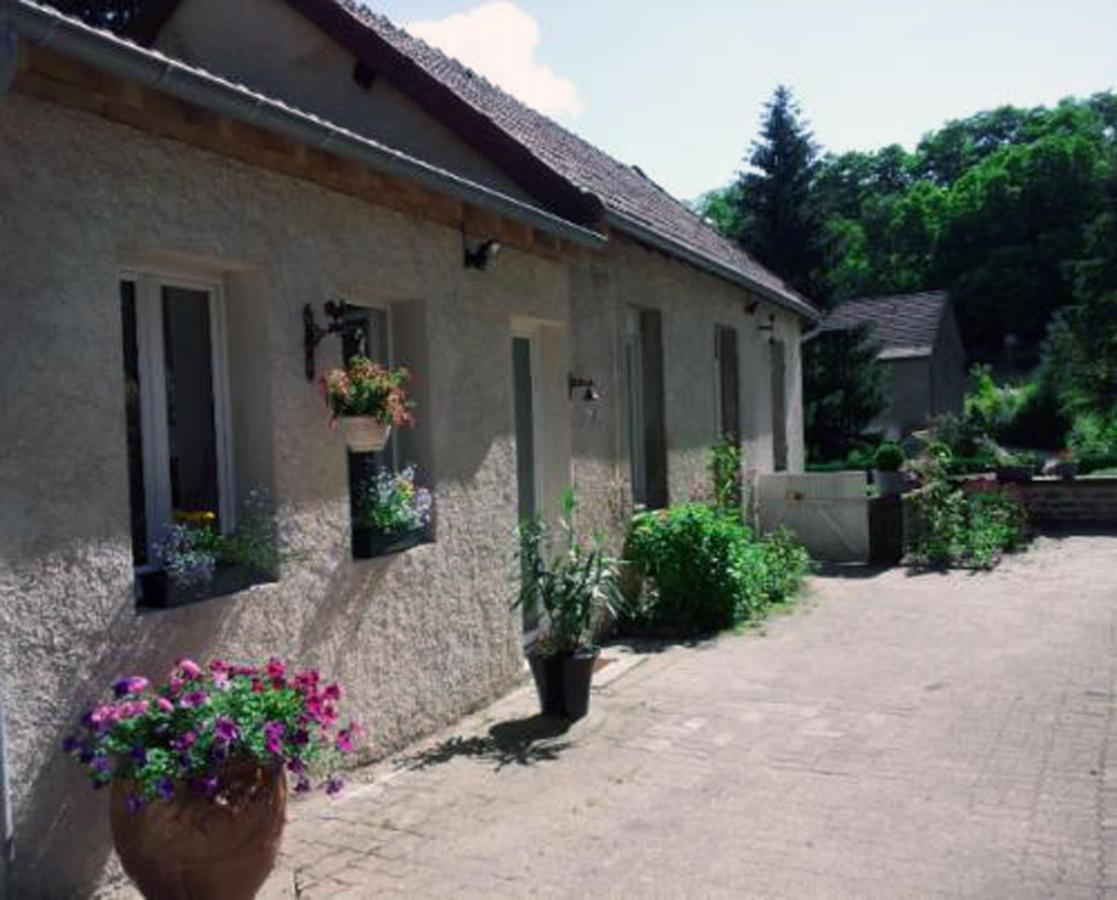 La Providence, Chambres D'Hotes Saint-Sernin-du-Plain Exterior foto